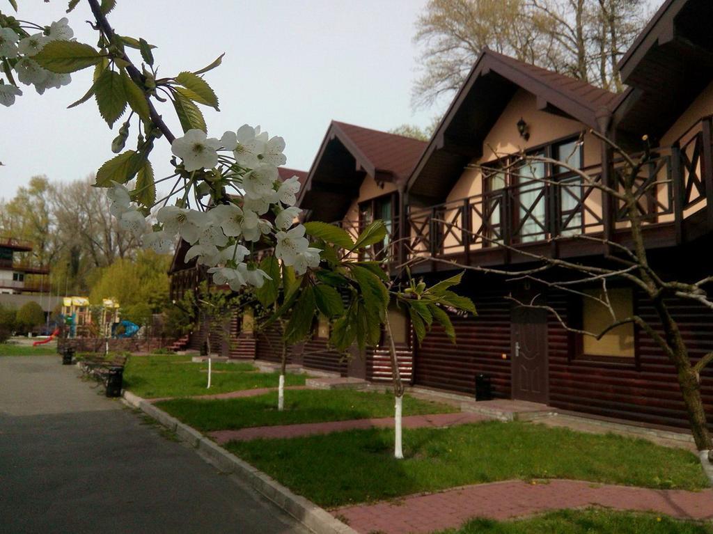 Hotel Chervona Kalina Kijów Zewnętrze zdjęcie